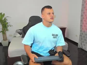Alex_Tower Chaturbate stream image from May 19, 2025