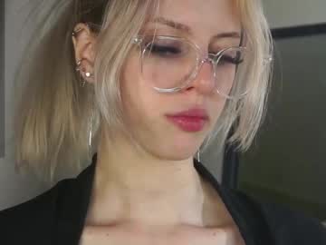 Audreycarvin Chaturbate stream image from May 19, 2025