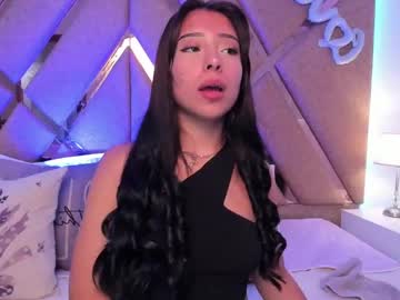 Emilybutterfly1 Chaturbate stream image from May 19, 2025