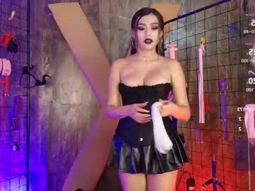 Lucy_Queenss Chaturbate stream image from May 19, 2025