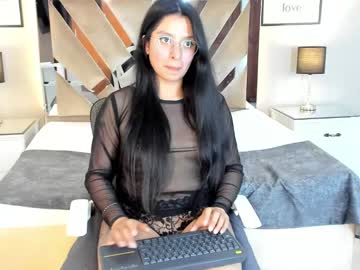 Madhelinne Chaturbate stream image from May 19, 2025
