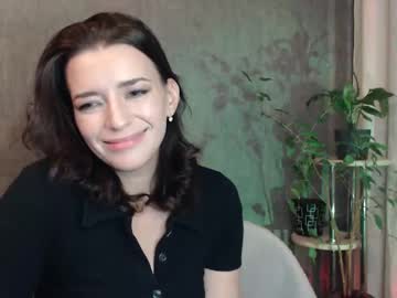 Elinapretty Chaturbate stream image from May 19, 2025