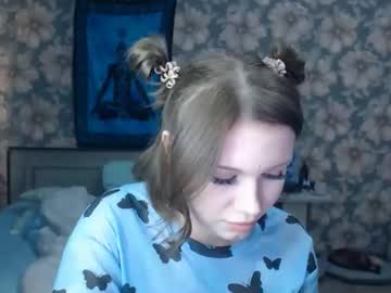 Aalicebubble Chaturbate stream image from May 20, 2025