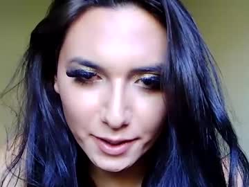 Kindahottrans Chaturbate stream image from May 20, 2025