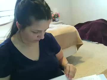 Missmoans Chaturbate stream image from May 20, 2025