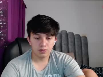 Cutesmith_04 Chaturbate stream image from May 20, 2025