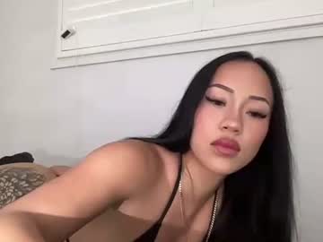 Ginaxozz Chaturbate stream image from May 20, 2025
