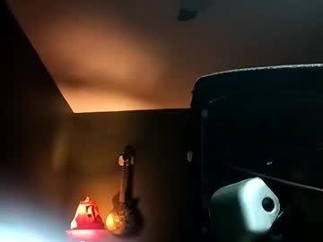 Mack9875 Chaturbate stream image from May 20, 2025