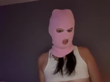 Blushbandits Chaturbate stream image from May 20, 2025