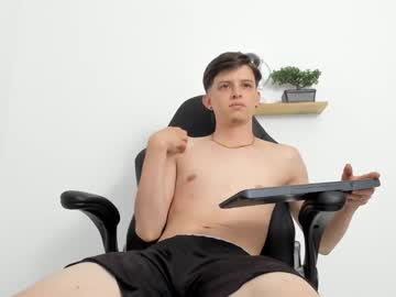 Maxx_Rogers Chaturbate stream image from May 20, 2025