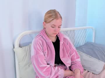 Merylbossom Chaturbate stream image from May 20, 2025