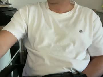 Guidolorenzo Chaturbate stream image from May 20, 2025