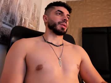 Axelthompsom Chaturbate stream image from May 20, 2025