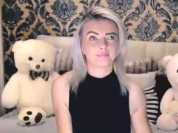 Alyblonde Chaturbate stream image from May 20, 2025