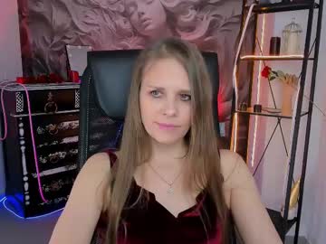 Emiliabedy Chaturbate stream image from May 20, 2025