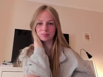 Magic_Couple13 Chaturbate stream image from May 20, 2025