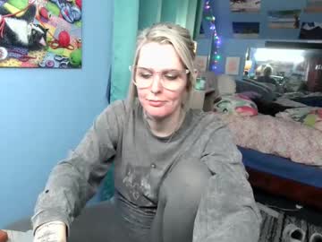 Xsarahophirx Chaturbate stream image from May 20, 2025