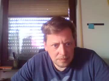 Blonde32m Chaturbate stream image from May 20, 2025