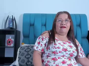 Keiralennox Chaturbate stream image from May 20, 2025
