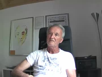 Oneearth Chaturbate stream image from May 20, 2025