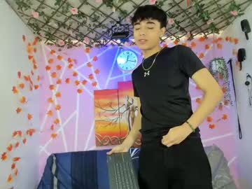 Alexandluke1 Chaturbate stream image from May 20, 2025