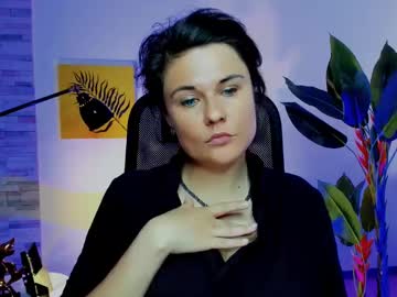 Barbiejulia Chaturbate stream image from May 20, 2025