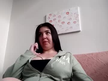 Quanaella Chaturbate stream image from May 20, 2025