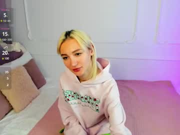 Dilana_Divine Chaturbate stream image from May 20, 2025
