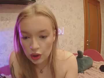 Divinerebecca Chaturbate stream image from May 20, 2025