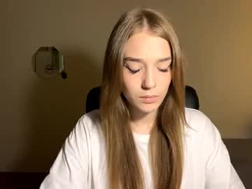 Gwendolynharkey Chaturbate stream image from May 20, 2025