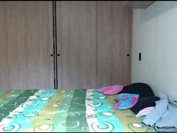 Hot_Mommymia Chaturbate stream image from May 20, 2025