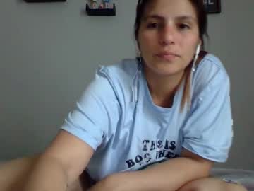 Dafnecloutier Chaturbate stream image from May 20, 2025