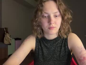 Holydori Chaturbate stream image from May 20, 2025