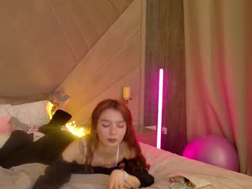 Vanessavien Chaturbate stream image from May 20, 2025