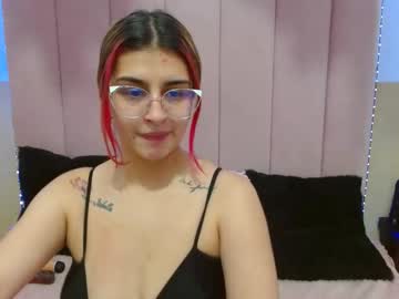 Violetalittlee Chaturbate stream image from May 20, 2025