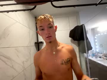 Brycedebosee Chaturbate stream image from May 20, 2025