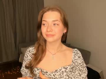 Luna_Rove Chaturbate stream image from May 20, 2025