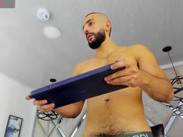 Yiyo10_ Chaturbate stream image from May 20, 2025