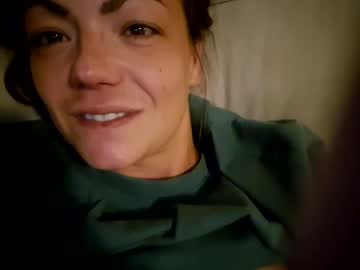 Laraa333 Chaturbate stream image from May 20, 2025