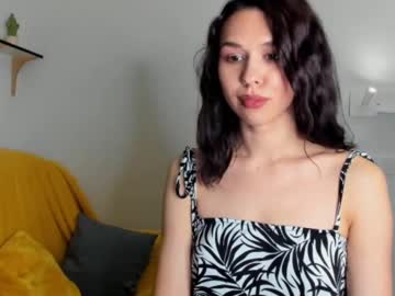 Viki_Yes Chaturbate stream image from May 20, 2025