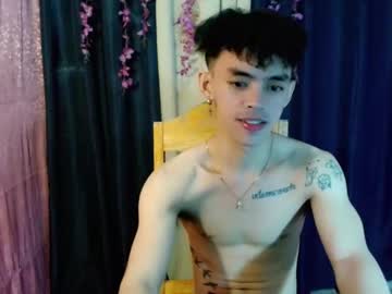 Urhunky_Boy Chaturbate stream image from May 21, 2025