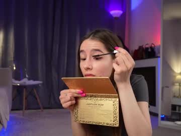 Amelyxxx Chaturbate stream image from May 21, 2025