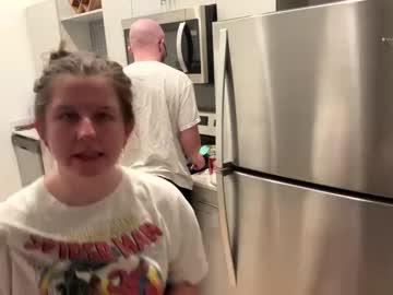 Chloecoxxx98 Chaturbate stream image from May 21, 2025