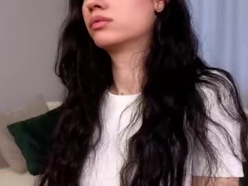 Elvabreed Chaturbate stream image from May 21, 2025