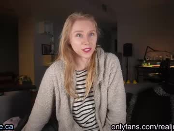 Julia_Jane Chaturbate stream image from May 21, 2025