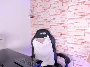 Miiel777 Chaturbate stream image from May 21, 2025