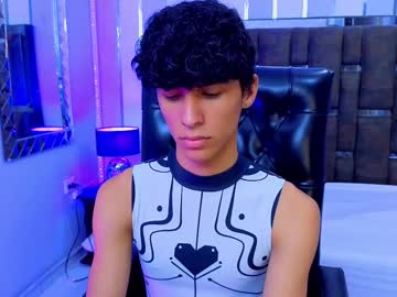 Fem_Loui Chaturbate stream image from May 21, 2025