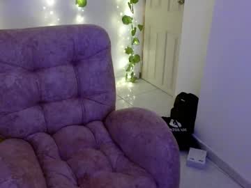 Kim09127870 Chaturbate stream image from May 21, 2025