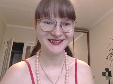 Kiragoldens Chaturbate stream image from May 21, 2025