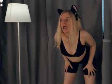 Naiamo Chaturbate stream image from May 21, 2025
